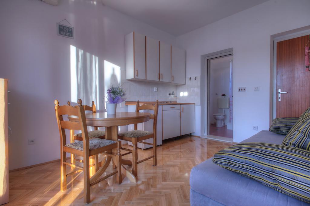 Apartments Irena 耶泽拉 客房 照片