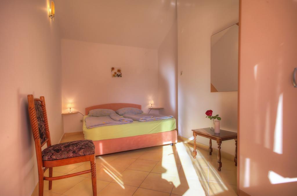 Apartments Irena 耶泽拉 客房 照片